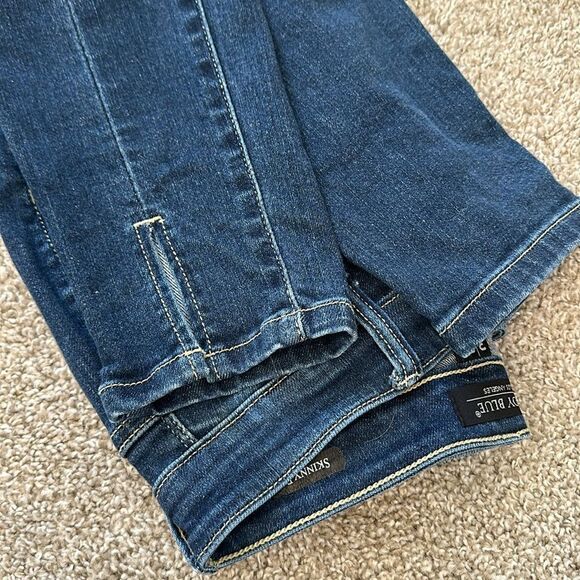 Judy Blue High Waisted Front Seam and Slit Skinny Fit Jeans. Size 3/26 - Picture 7 of 8